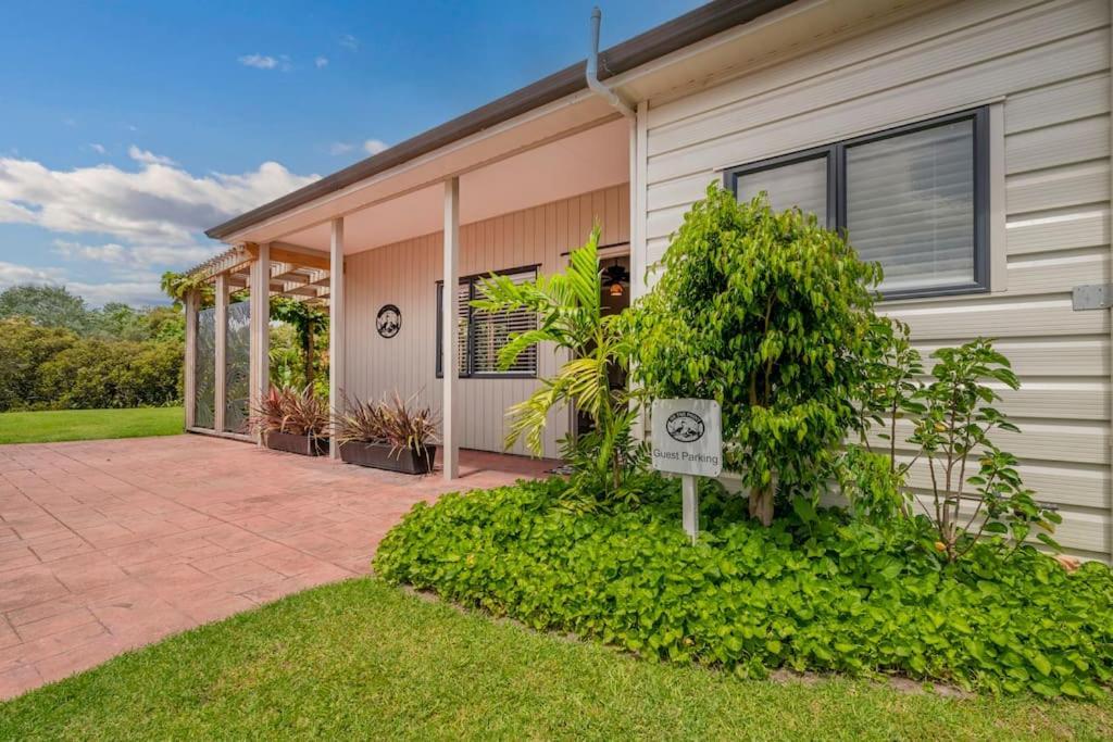 On The Point Apartment Whitianga Exterior photo
